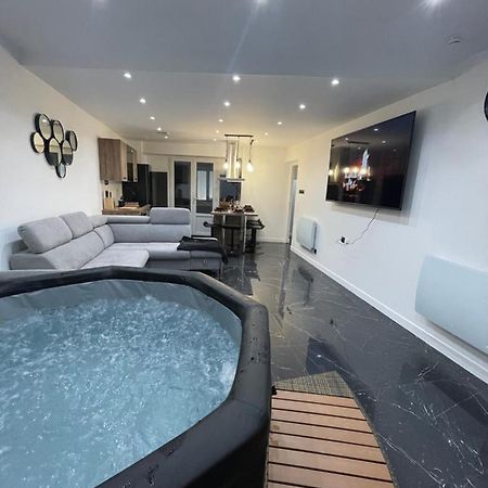 Appartement Hors Du Commun Avec Son Jacuzzi ซาลีส์-เดอ-เบอาร์น ภายนอก รูปภาพ