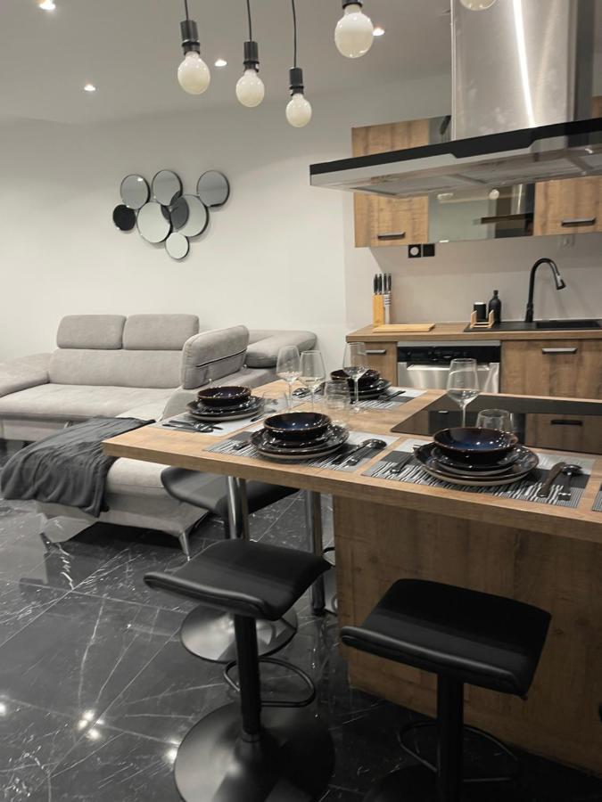 Appartement Hors Du Commun Avec Son Jacuzzi ซาลีส์-เดอ-เบอาร์น ภายนอก รูปภาพ